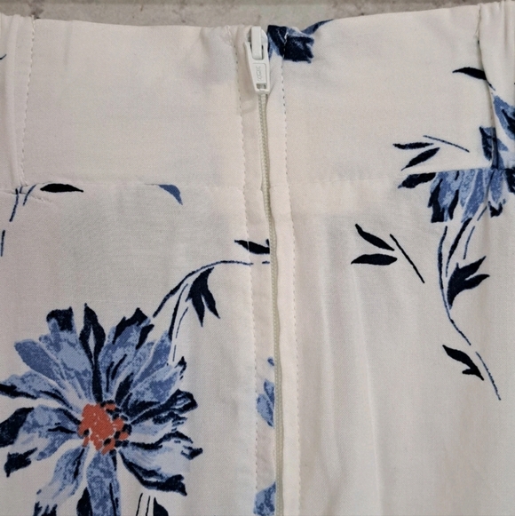 Torrid Challis Floral Maxi Skirt Size 1 - Picture 6 of 9